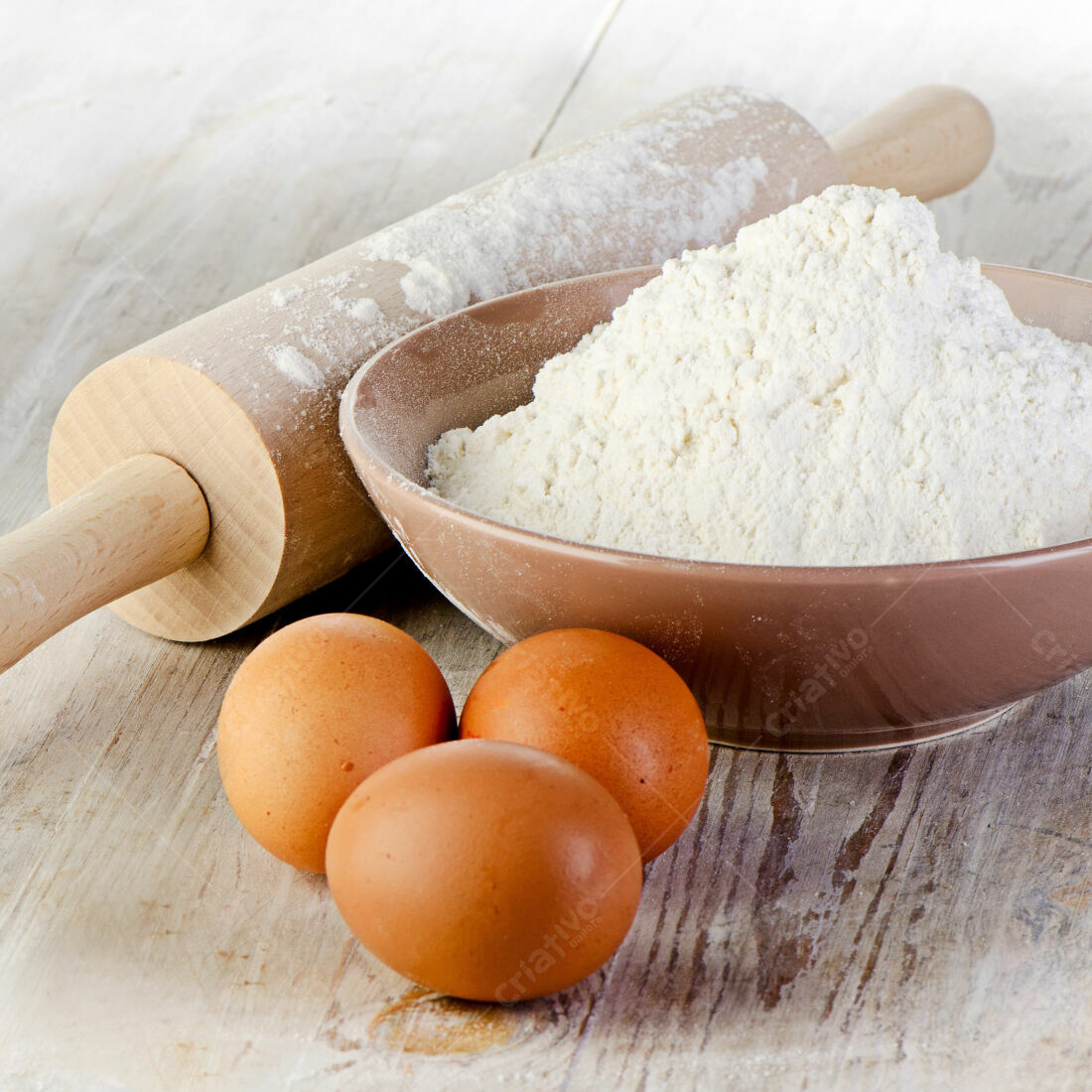 Ingredientes de Bolo Farinha Ovos e Rolo