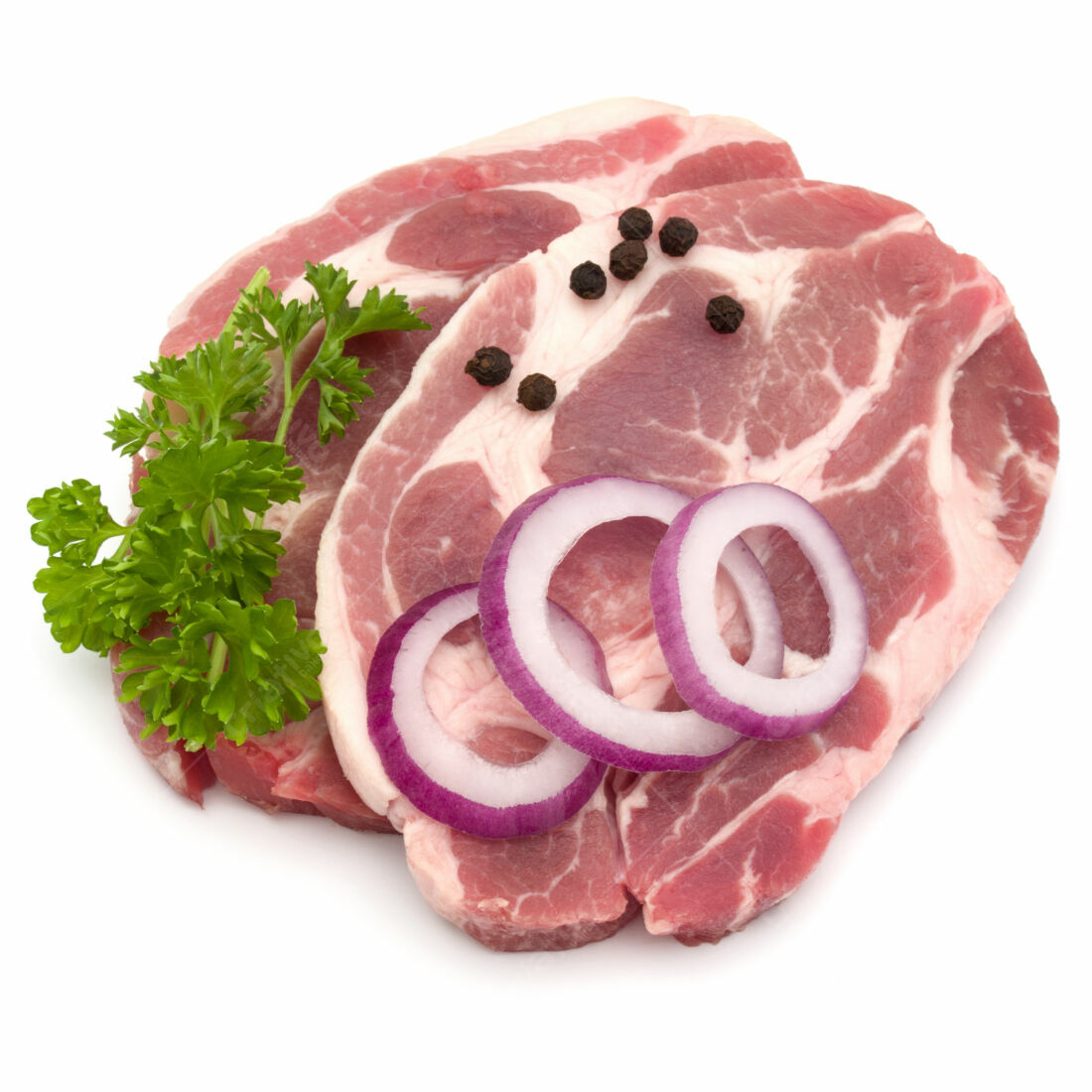 Carne suína fatiada com cebola roxa e salsa